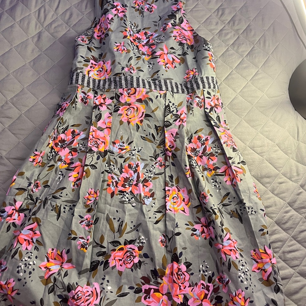 Vera Bradley Gray and Pink Floral apron